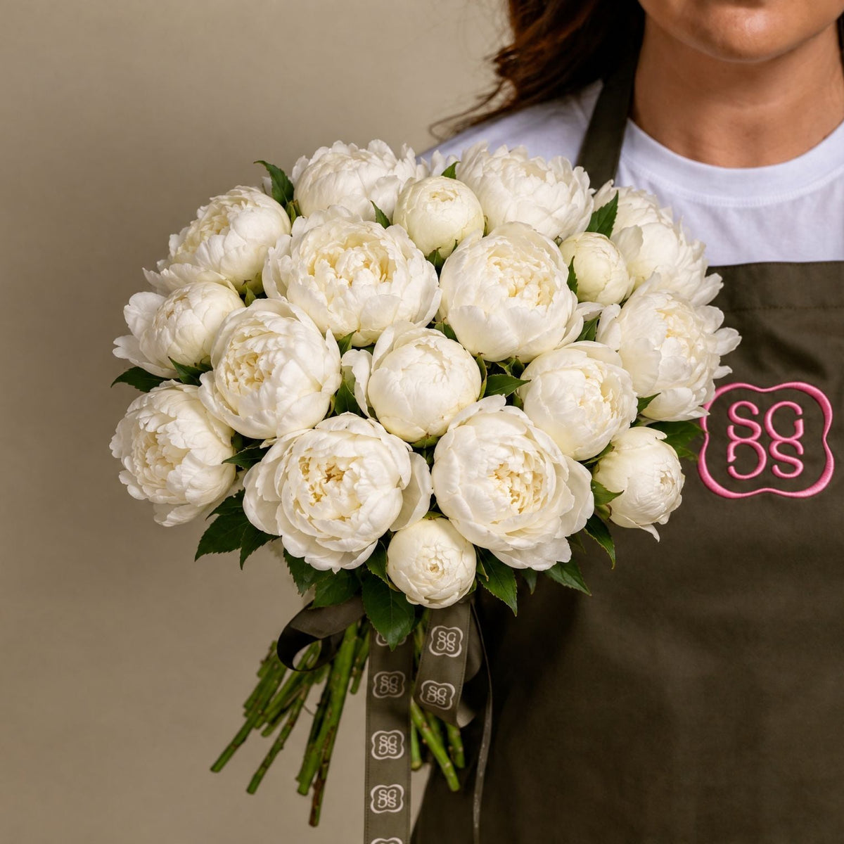 Whitepeonies_gardenbouquet